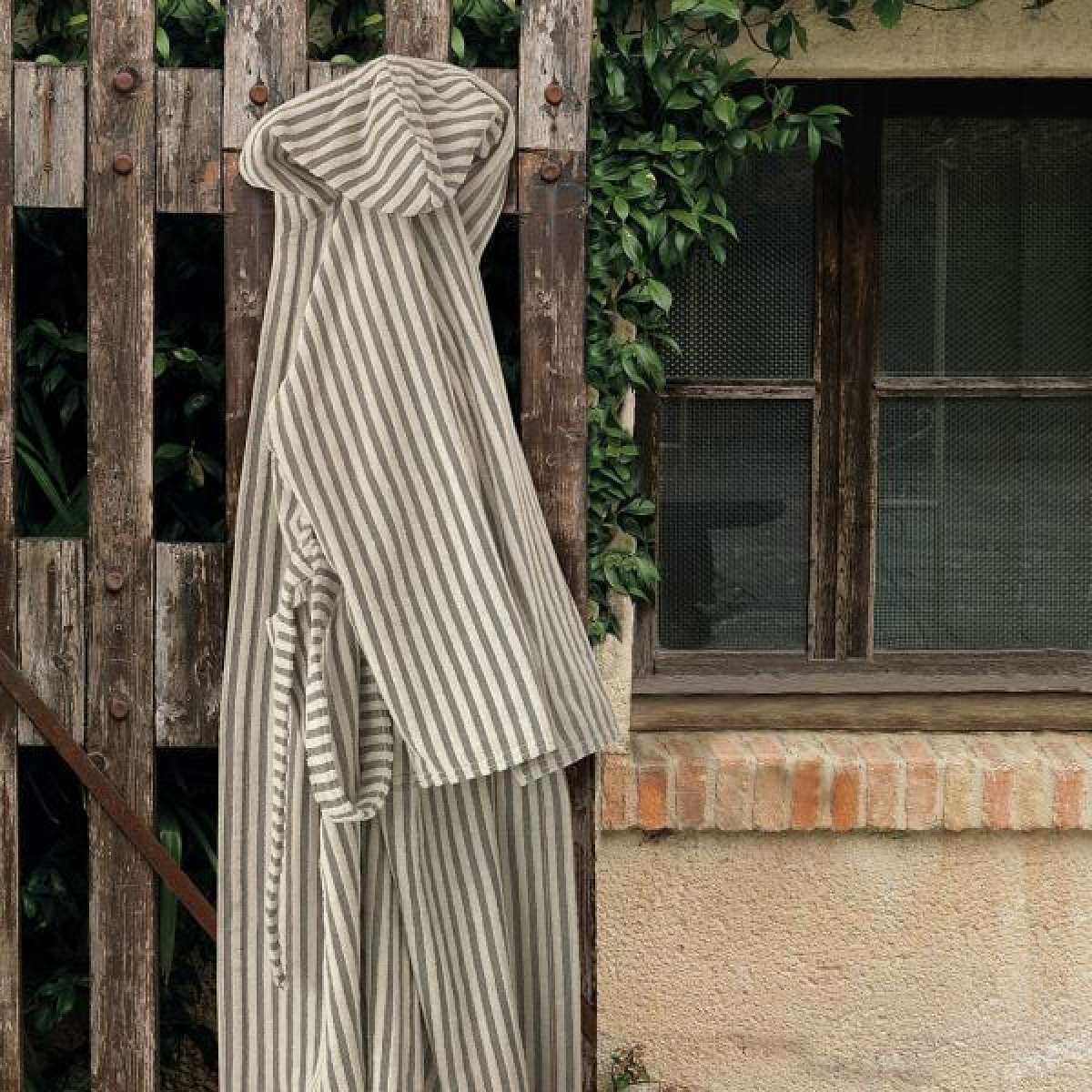 Immagine del prodotto Accappatoio con Cappuccio in Cotone Baia - Naturae | Gabel 1957