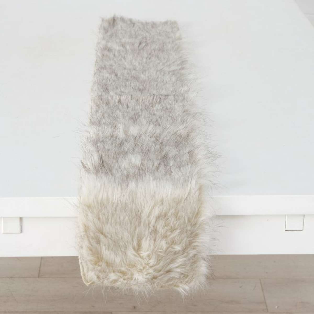 Immagine del prodotto Runner da Tavolo in Eco Pelliccia Felly 20x120 cm | Boltze