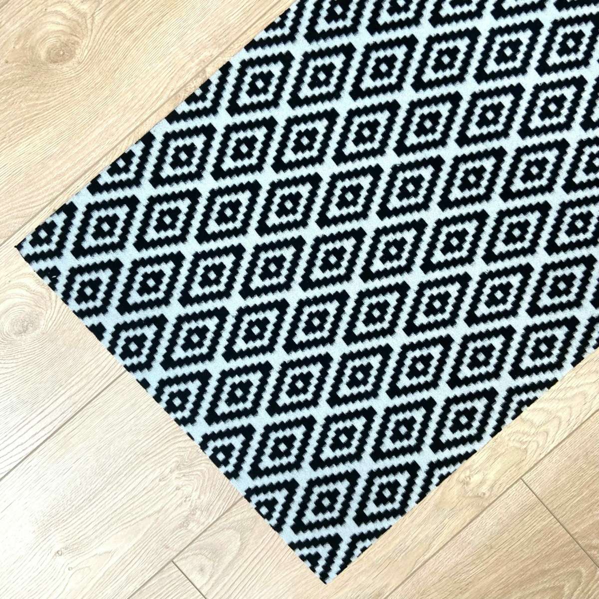 Immagine del prodotto Tappeto Cucina a metro Velvet Rombi Nero H 200 cm - scegli tu la misura | Pietro Zanetti Home